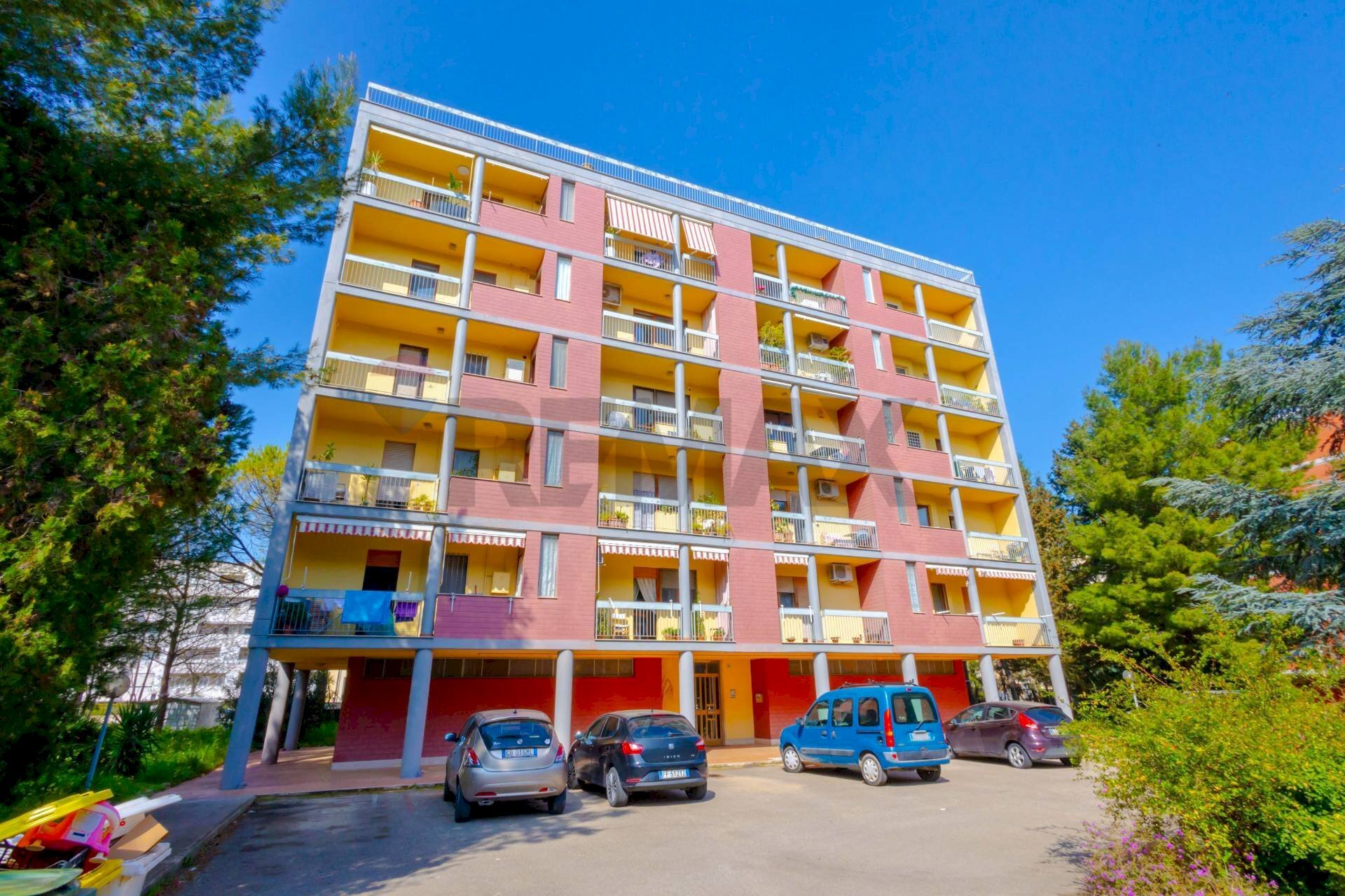 Edificio all\'aperto - Quadrilocale Ezio Vanoni
 
15, Triggiano - foto 1