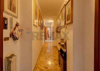 Hall / corridoio - Quadrilocale Ezio Vanoni
 
15, Triggiano - foto 4