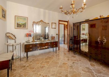 Hall / corridoio - Quadrilocale Ezio Vanoni
 
15, Triggiano - foto 5