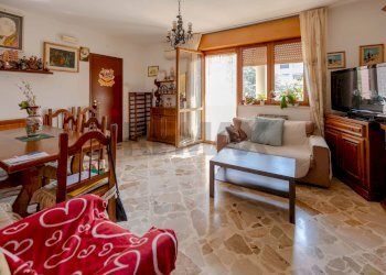 Sala da pranzo - Quadrilocale Ezio Vanoni
 
15, Triggiano - foto 6