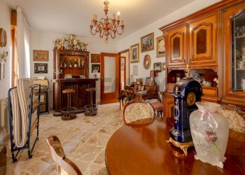 Sala da pranzo - Quadrilocale Ezio Vanoni
 
15, Triggiano - foto 13