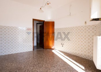 Stanza vuota - Appartamento Via Ponticello
 
16, Crispiano - foto 4