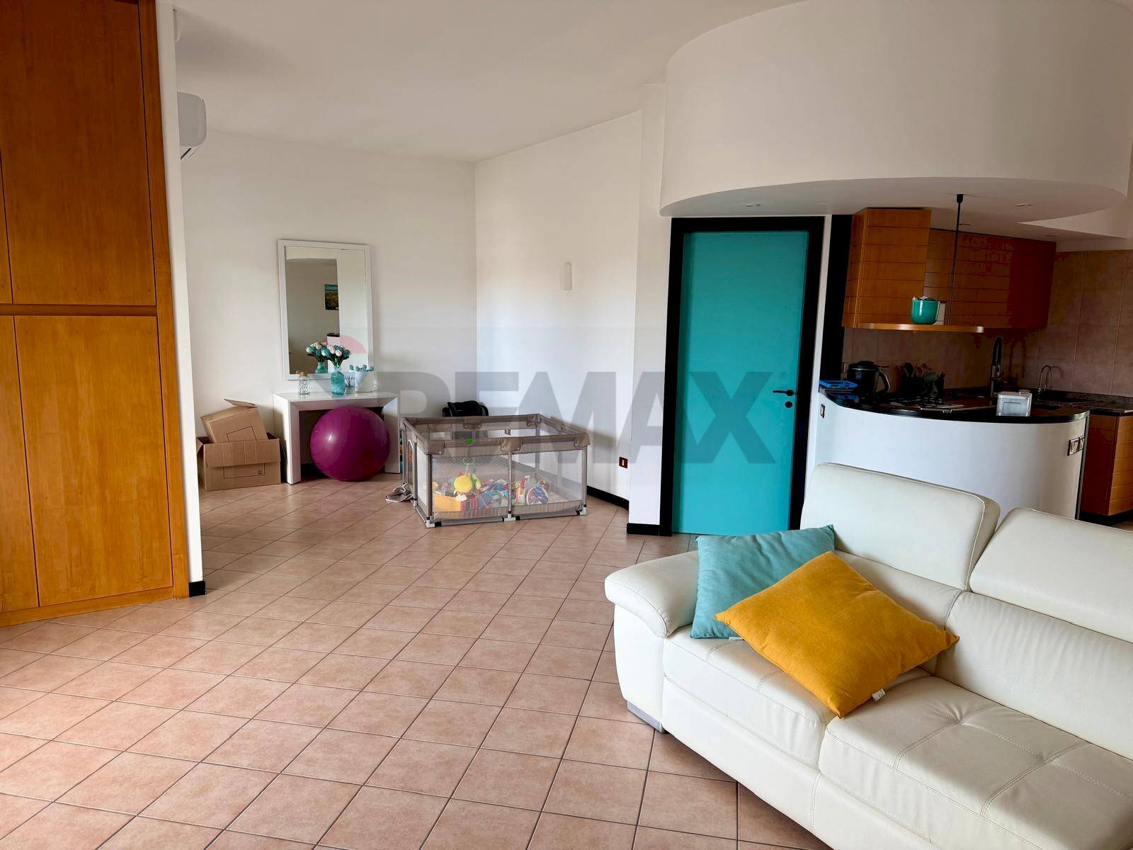 Soggiorno - Quadrilocale Strada Dello Schiamante
 
1, Bari - foto 2