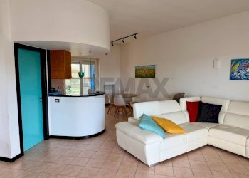 Sala da pranzo - Quadrilocale Strada Dello Schiamante
 
1, Bari - foto 3