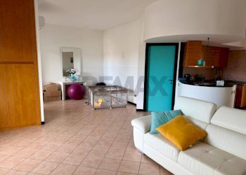 Soggiorno - Quadrilocale Strada Dello Schiamante
 
1, Bari - foto 2