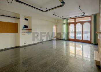 Stanza vuota - Appartamento via Enrico Toti
 
102, Mola di Bari - foto 3