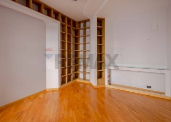 Stanza vuota - Appartamento via Enrico Toti
 
102, Mola di Bari - foto 6