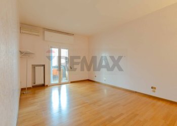 Stanza vuota - Trilocale Via Giuseppe Fanelli
 
206/G, Bari - foto 12