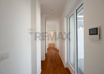 Hall / corridoio - Appartamento Strada Torrebella
 
6, Bari - foto 23