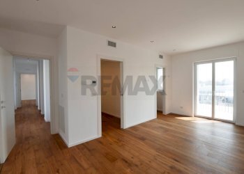 Stanza vuota - Quadrilocale Strada Torrebella
 
6, Bari - foto 19