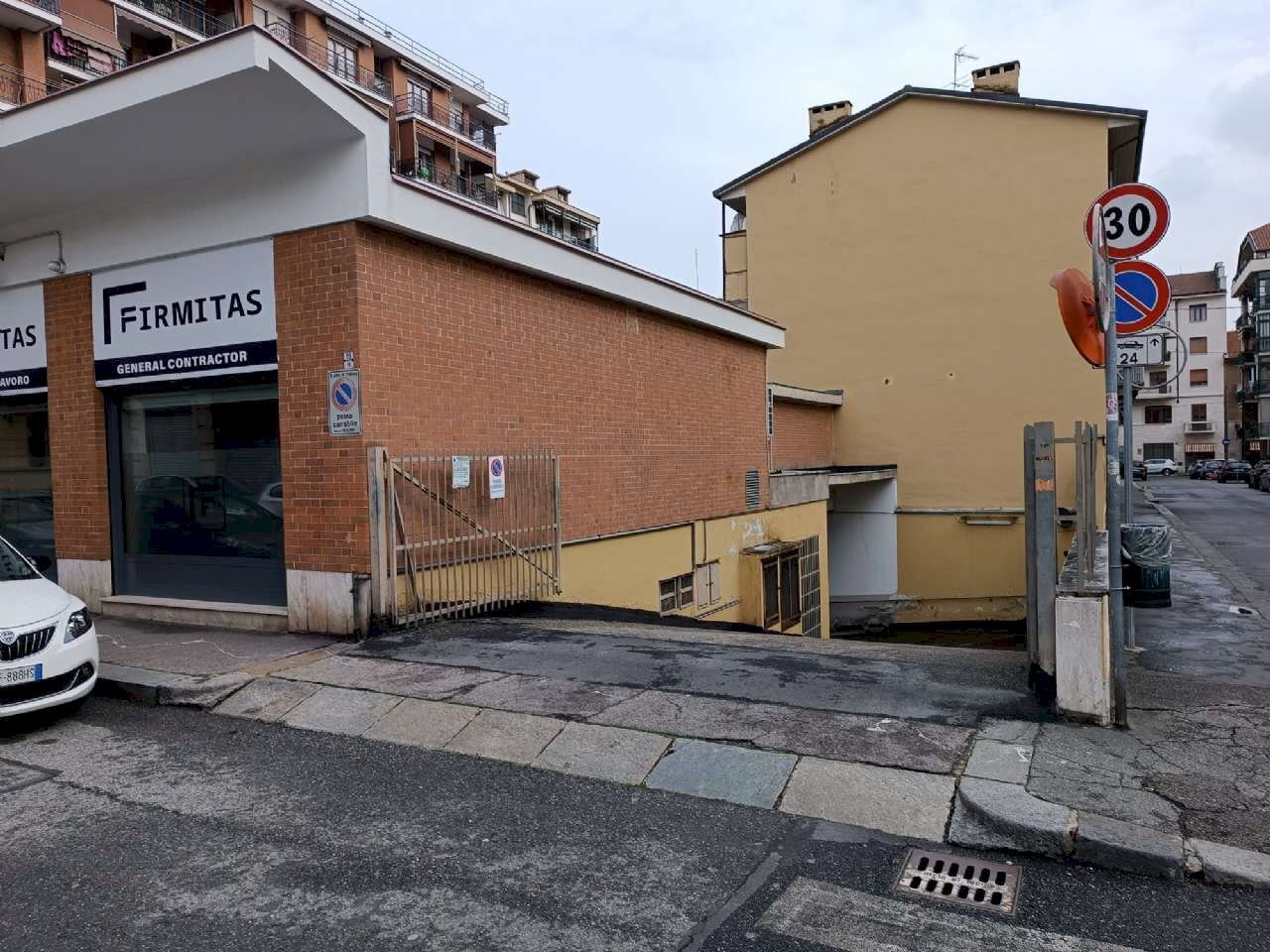 INGRESSO BOX - Box via Borgone, 15, Torino (zona Pozzo Strada) - foto 2