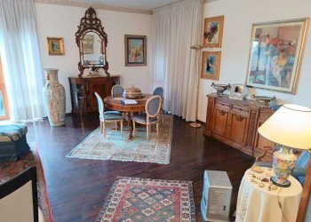 salone - Appartamento via Traforo, 17, Pino Torinese - foto 8