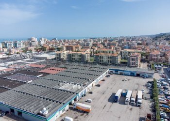 Edificio all\'aperto - Capannone VIA CAVALLOTTI
 
25, Montesilvano - foto 4