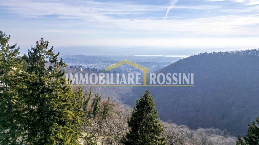 Vista - Villa via Fincarà, 45, Varese (zona Santa Maria del Monte) - foto 1