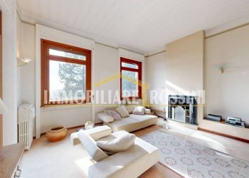 Salone - Villa via Fincarà, 45, Varese (zona Santa Maria del Monte) - foto 5