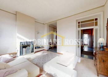 Salone - Villa via Fincarà, 45, Varese (zona Santa Maria del Monte) - foto 7