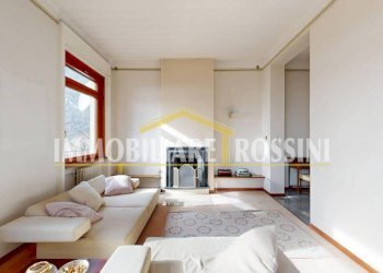 Salone - Villa via Fincarà, 45, Varese (zona Santa Maria del Monte) - foto 8