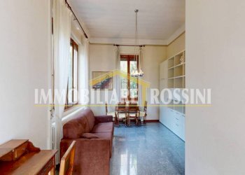 Salone - Villa via Fincarà, 45, Varese (zona Santa Maria del Monte) - foto 10