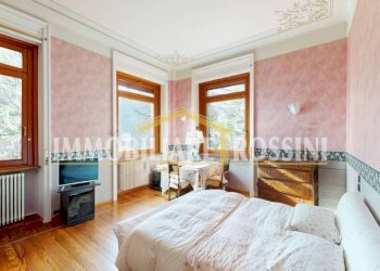 Camera da letto - Villa via Fincarà, 45, Varese (zona Santa Maria del Monte) - foto 17