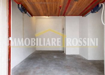 Posto macchina - Villa via Fincarà, 45, Varese (zona Santa Maria del Monte) - foto 29