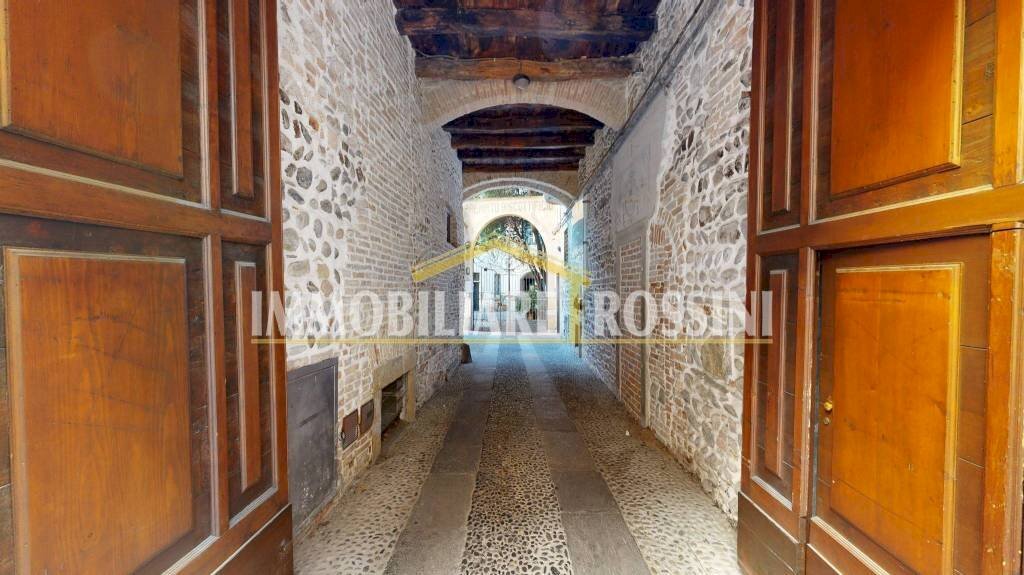 Interno palazzo - Trilocale via San Martino della Battaglia, 6, Varese - foto 2