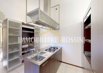 Cucina - Trilocale via San Martino della Battaglia, 6, Varese - foto 10