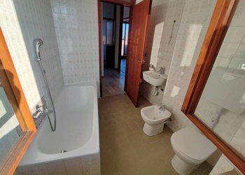 bagno - Four-room apartment via Adriatico, 6, Varese - photo 9