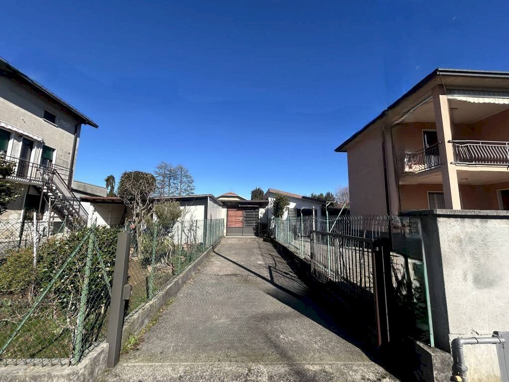 Zona - Trilocale via Caseè, 60, Caronno Varesino - foto 2