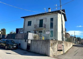 Facciata - Trilocale via Caseè, 60, Caronno Varesino - foto 4