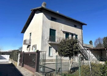 Facciata - Trilocale via Caseè, 60, Caronno Varesino - foto 8