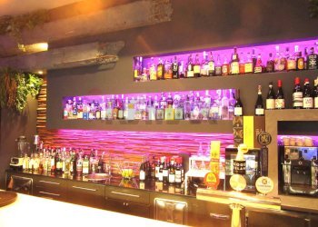 Soggiorno - Bar Tavola Calda - Fredda piazzale san lorenzo
 
1, Parma - foto 4