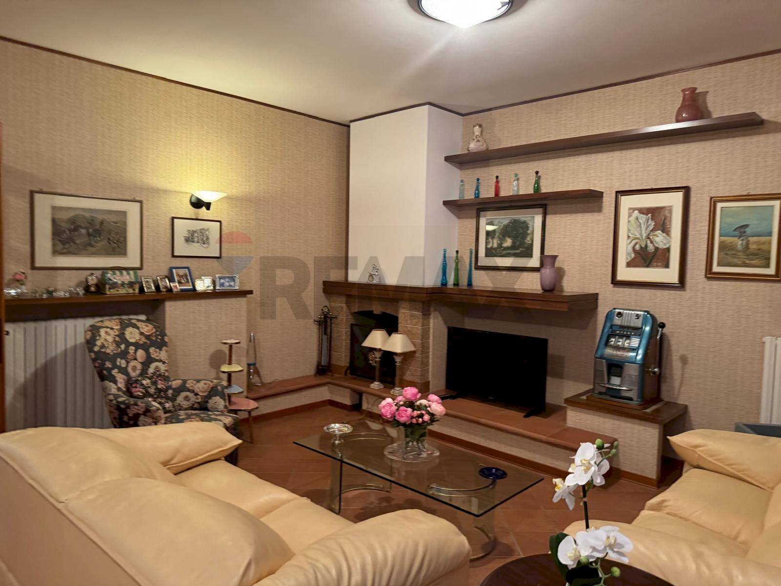 Soggiorno - Villa a Schiera via Salati
 
21, Parma - foto 2