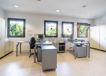 Ufficio segreteria - Ufficio via Enrico Berlinguer
 
5, Sant'Ilario d'Enza - foto 12