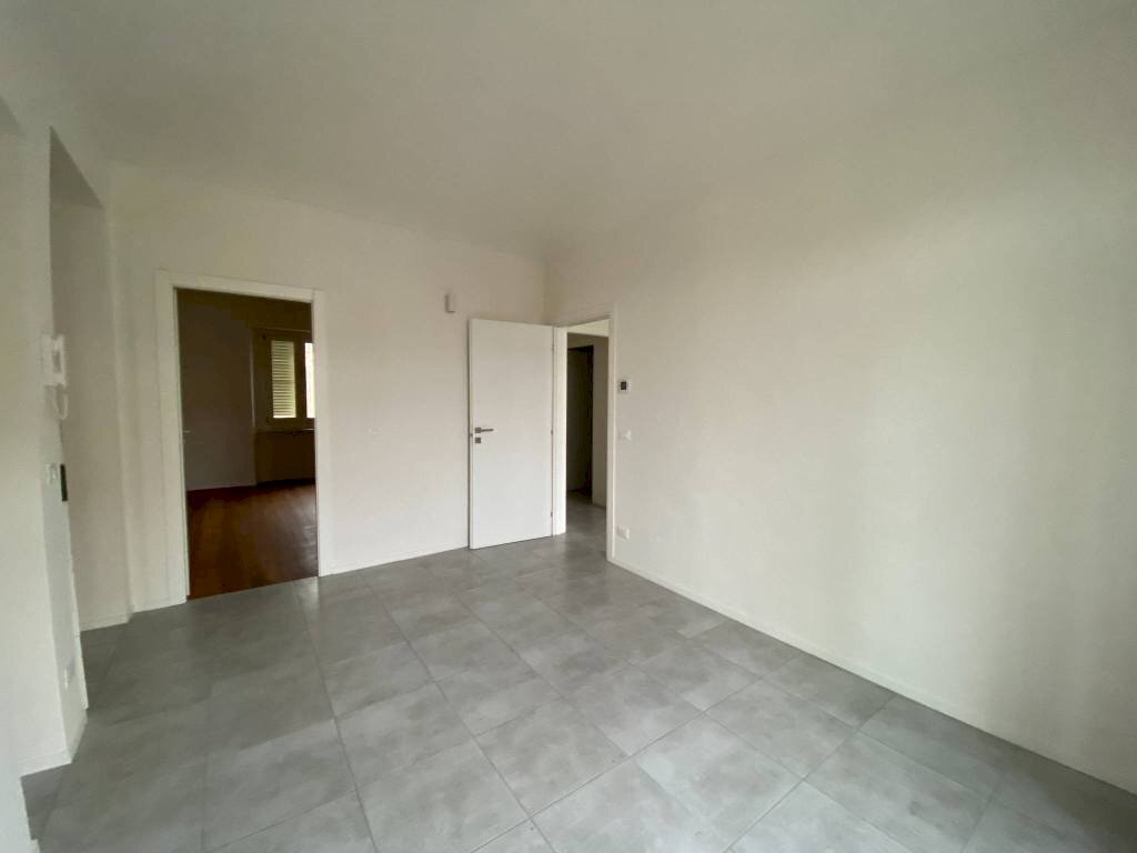 Stanza non arredata - Four-room apartment via Cossila, 12, Torino (neighborhood Vanchiglietta) - photo 1