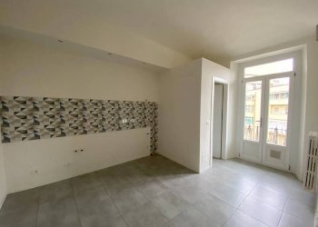 Stanza non arredata - Quadrilocale via Cossila, 12, Torino (zona Vanchiglietta) - foto 7