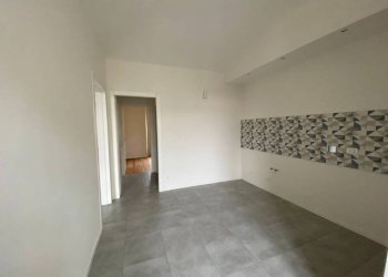 Stanza non arredata - Quadrilocale via Cossila, 12, Torino (zona Vanchiglietta) - foto 8