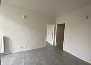 Stanza non arredata - Quadrilocale via Cossila, 12, Torino (zona Vanchiglietta) - foto 9