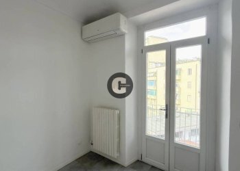 Soggiorno - Four-room apartment via Cossila, 12, Torino (neighborhood Vanchiglietta) - photo 7