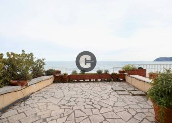 Terrazzo - Appartamento Passeggiata Luigi Cadorna, 60, Alassio - foto 1