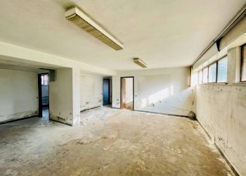 Interno non residenziale - Office via Alessandro Manzoni, 12, Vimercate - photo 1