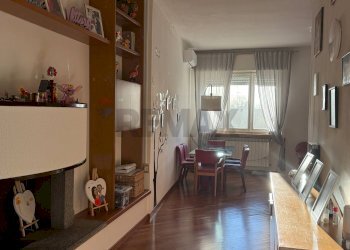 Sala da pranzo - Semi-detached house Vergiate - photo 6