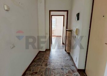 Hall / corridoio - Three-room apartment VIA SAN ROCCO
53, Vergiate - photo 9