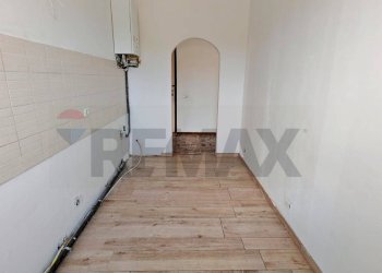 Hall / corridoio - Three-room apartment VIA SAN ROCCO
53, Vergiate - photo 13