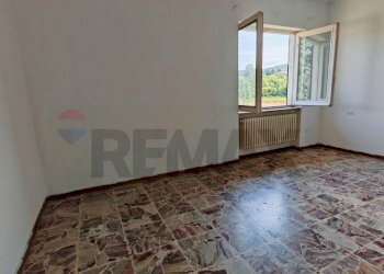 Stanza vuota - Three-room apartment VIA SAN ROCCO
53, Vergiate - photo 16
