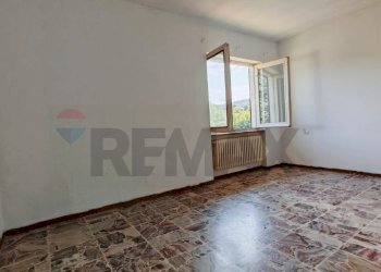 Stanza vuota - Three-room apartment VIA SAN ROCCO
53, Vergiate - photo 17