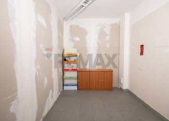 Hall / corridoio - Locale Commerciale Via Degli Astronauti
snc, Sassari - foto 7