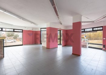 Stanza vuota - Locale Commerciale Via Degli Astronauti
snc, Sassari - foto 20