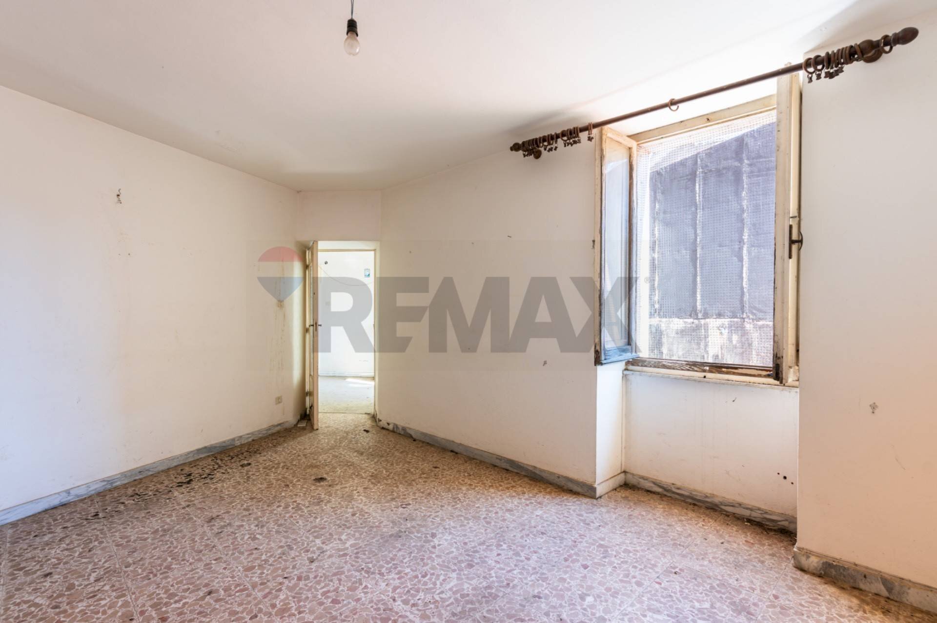 Stanza vuota - Casa semi indipendente Via Roma
 
6, Osilo - foto 3