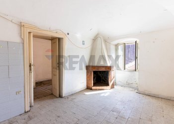 Stanza vuota - Casa semi indipendente Via Roma
 
6, Osilo - foto 5