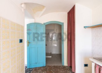 Hall / corridoio - Casa semi indipendente Via Roma
 
6, Osilo - foto 13